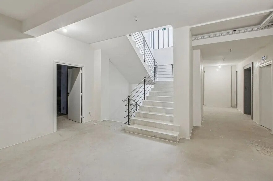 Local d'activités dans Paris à vendre - Photo de l’immeuble – Image 3 sur 15