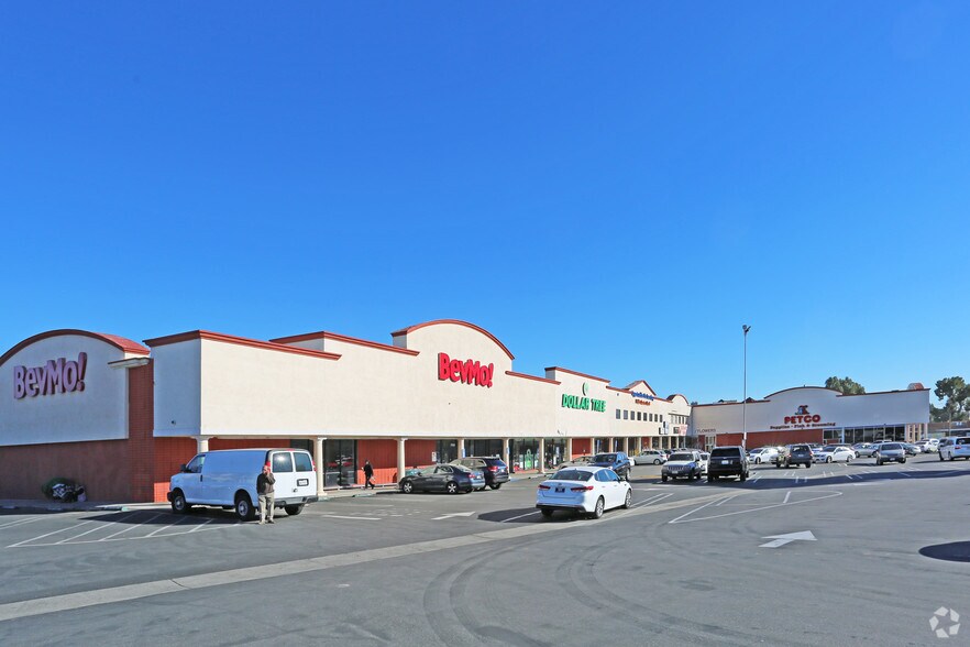 17929-17933 Ventura Blvd, Encino, CA à louer - Photo de l’immeuble – Image 2 sur 7
