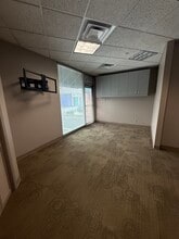254-294 Spencer Ln, San Antonio, TX à louer Photo intérieure– Image 1 sur 10