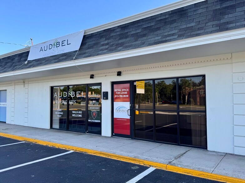 4239 W Kennedy Blvd, Tampa, FL à louer - Photo de l’immeuble – Image 3 sur 8
