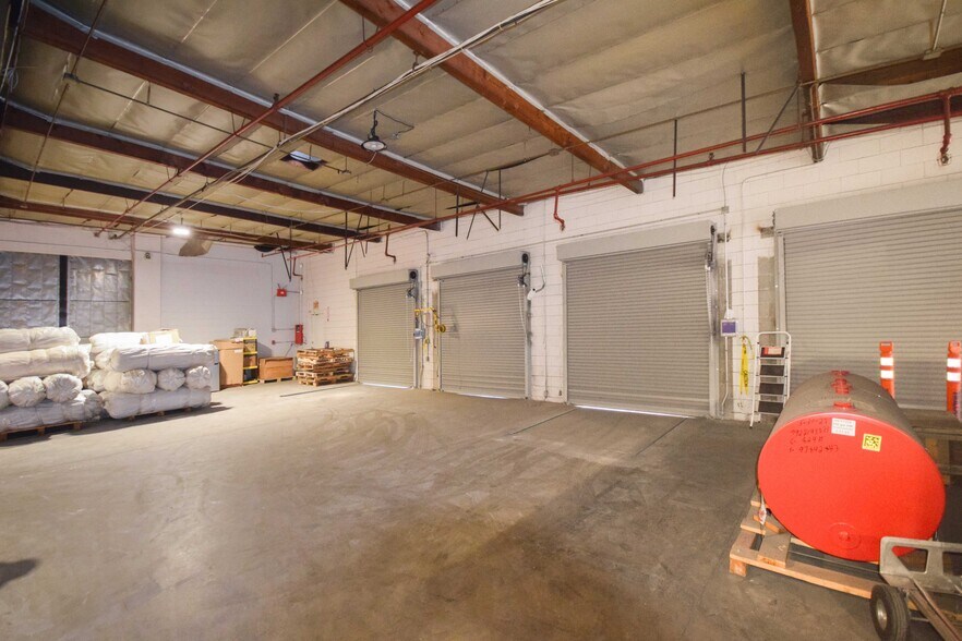9860 Gidley St, El Monte, CA à louer - Photo intérieure – Image 3 sur 7