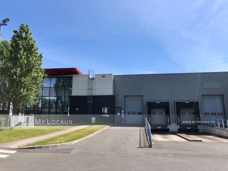 Industriel/Logistique dans La Courneuve à louer - Photo de l’immeuble – Image 1 sur 10