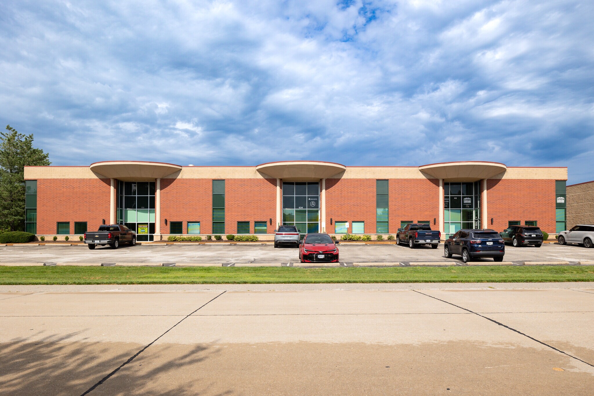 632-636 Trade Center Blvd, Chesterfield, MO à vendre Photo de l’immeuble– Image 1 sur 11