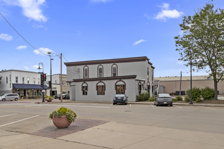 532 Grand Ave, Little Chute, WI à vendre - Photo de l’immeuble – Image 3 sur 11