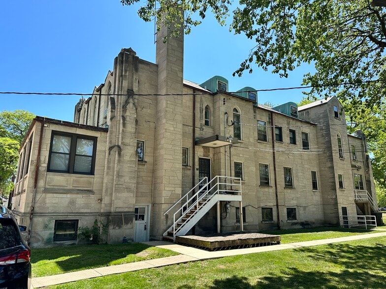 8430 S Calumet Ave, Chicago, IL à vendre - Photo de l’immeuble – Image 2 sur 7