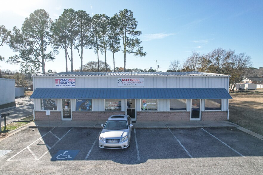 90-100 Northwest Dr, Anderson, SC à louer - Photo de l’immeuble – Image 2 sur 5