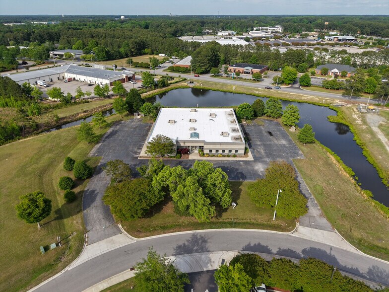 230 N Equity Dr, Smithfield, NC à vendre - Photo de l’immeuble – Image 2 sur 28