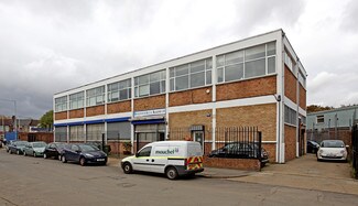 Plus de détails pour 2 Constable Cres, Londres - Bureau à louer