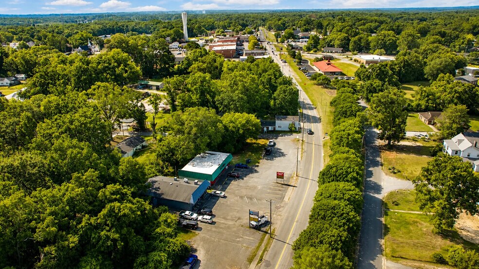 205 N Main St, Belton, SC à vendre - Photo de l’immeuble – Image 2 sur 8