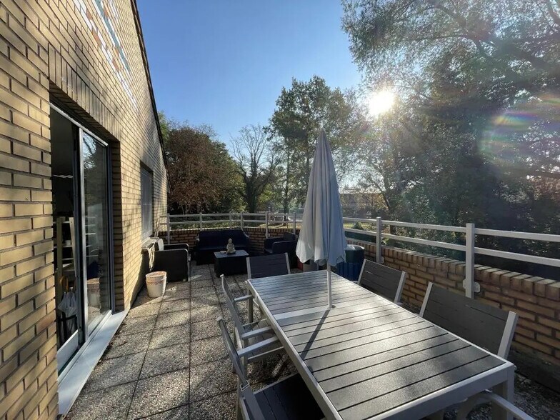 Bureau dans Champs-sur-Marne à louer - Photo de l’immeuble – Image 2 sur 9