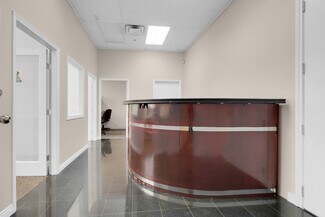 Plus de détails pour 9288 120 St, Surrey, BC - Bureau à louer