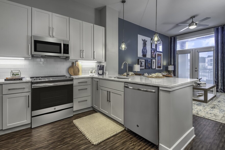 7420 N Rea Park Ln, Charlotte, NC à louer - Photo de l’immeuble – Image 3 sur 75