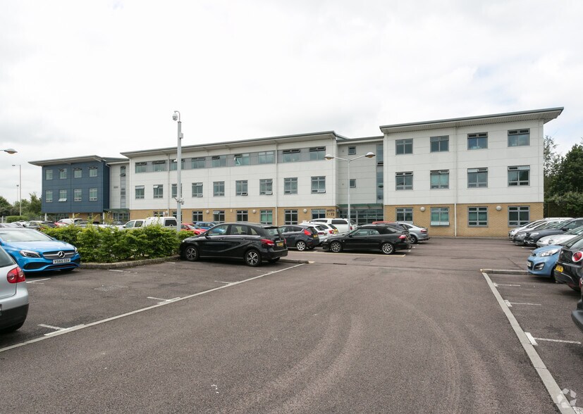 Rivermead Dr, Swindon à louer - Photo de l’immeuble – Image 1 sur 4