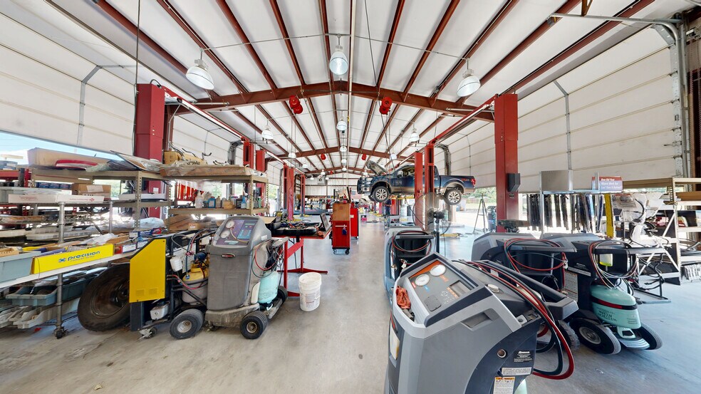 2321 W Pioneer Pky, Pantego, TX à vendre - Numérisation 3D Matterport – Image 2 sur 19