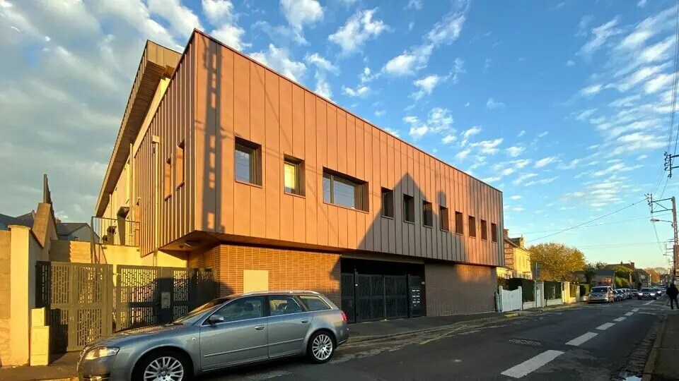 Bureau dans Yvetot à louer - Photo de l’immeuble – Image 3 sur 13