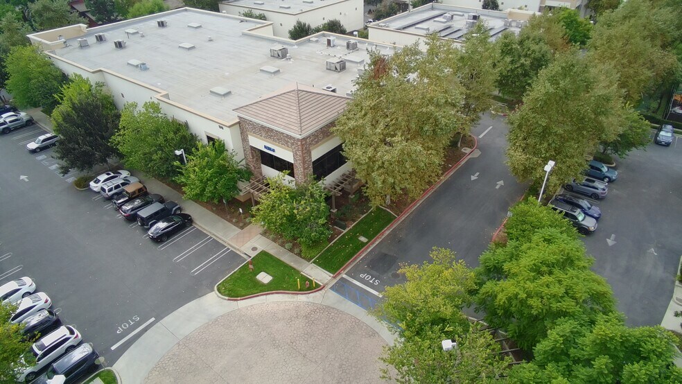 170 E Arrow Hwy, San Dimas, CA à vendre - Photo de l’immeuble – Image 2 sur 15