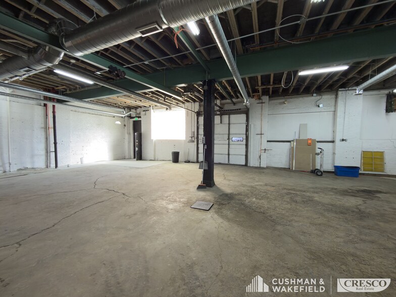 1782 E 37th St, Cleveland, OH à vendre - Photo de l’immeuble – Image 3 sur 9