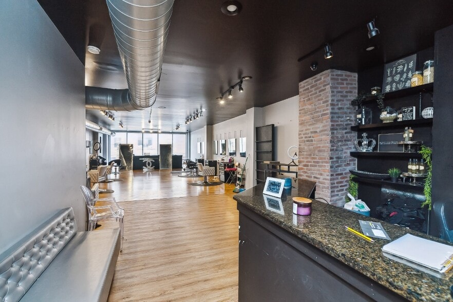 5622 Germantown Ave, Philadelphia, PA à louer - Photo de l’immeuble – Image 3 sur 26