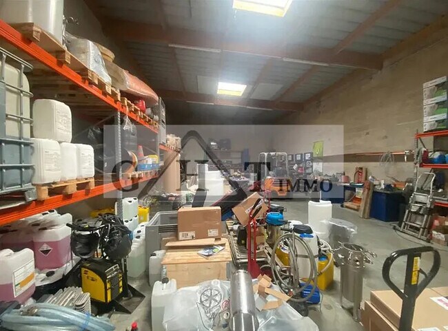 Plus de détails pour Industriel/Logistique à louer