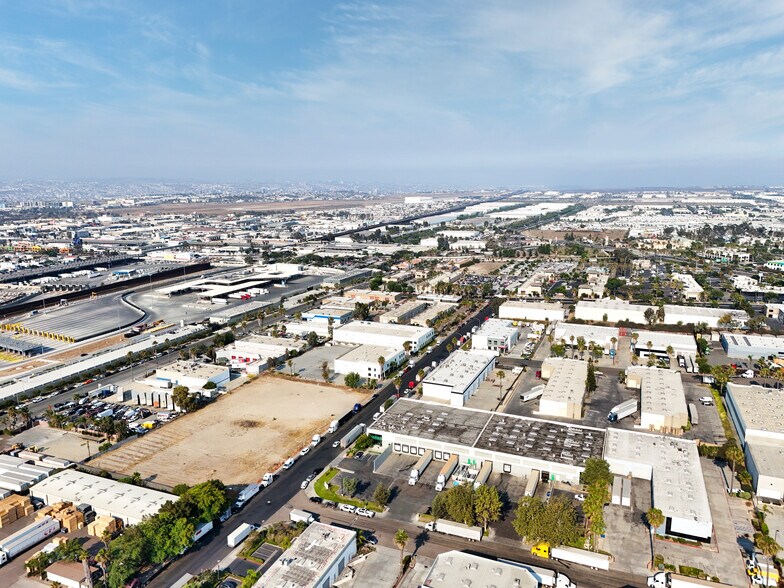 9940 Marconi Dr, San Diego, CA à louer - Photo de l’immeuble – Image 3 sur 11