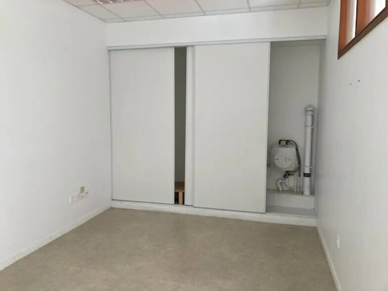 Local commercial dans Saintry-sur-Seine à louer - Photo de l’immeuble – Image 3 sur 7