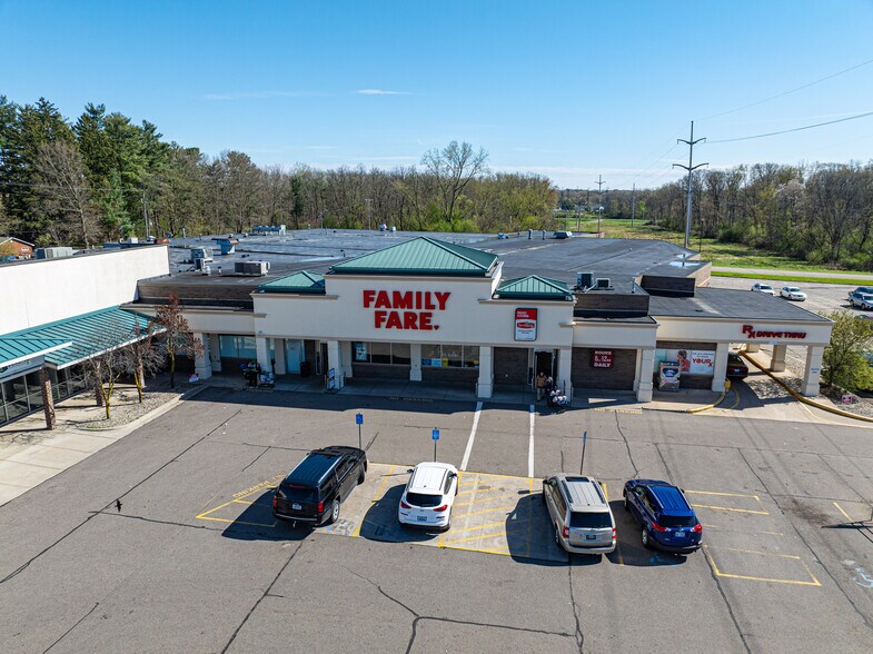 1525 W Michigan Ave, Battle Creek, MI à louer - Photo de l’immeuble – Image 3 sur 24