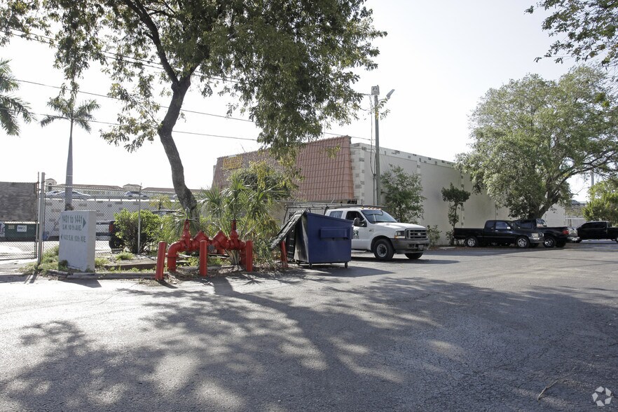 1400 SW 10th Ave, Pompano Beach, FL à louer - Photo de l’immeuble – Image 2 sur 3