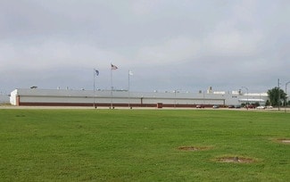 Plus de détails pour 3401 E 4th Ave, Hutchinson, KS - Industriel/Logistique à vendre
