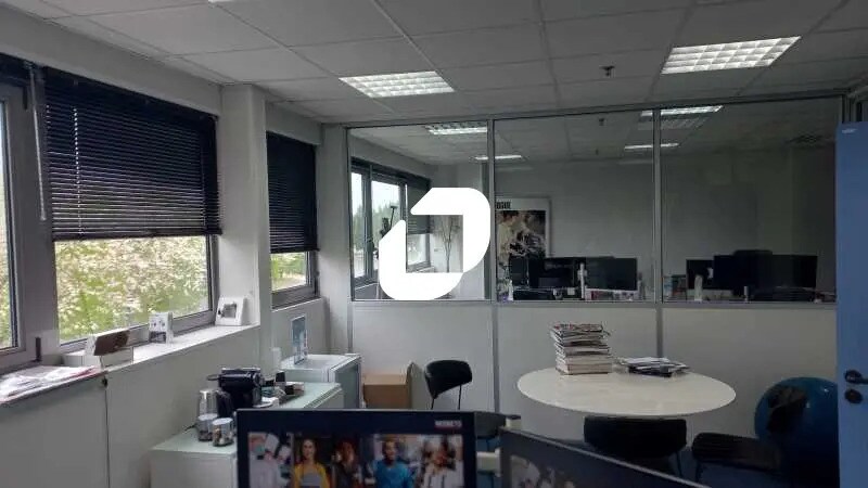 Bureau dans Moissy-Cramayel à louer - Photo de l’immeuble – Image 2 sur 7
