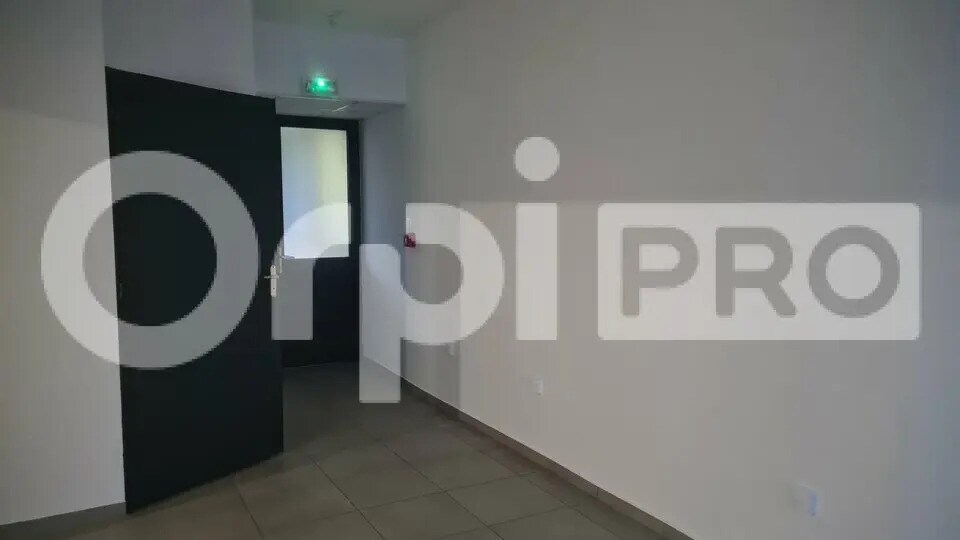 Local commercial dans Huriel à louer - Photo de l’immeuble – Image 3 sur 5