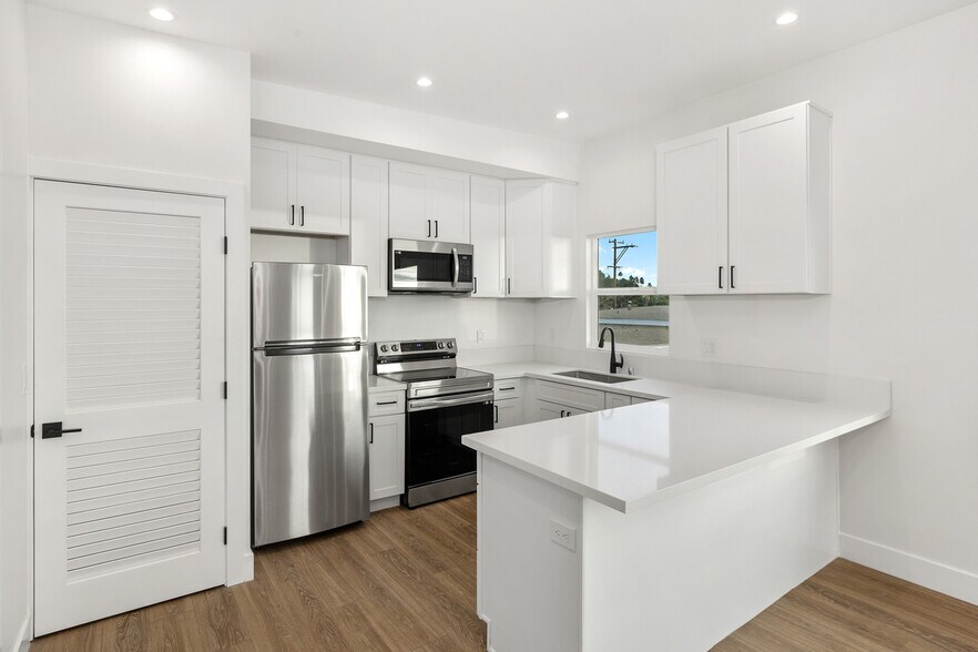 4821-25 Iroquois Ave ave, San Diego, CA à vendre - Photo de l’immeuble – Image 2 sur 6