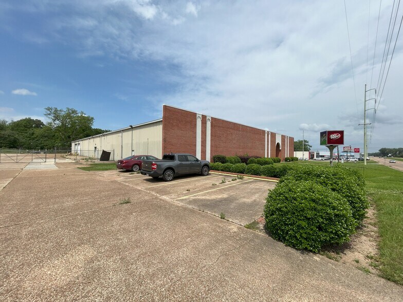 191 Devereaux Dr, Natchez, MS à vendre - Photo de l’immeuble – Image 2 sur 13