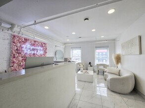 12-18 Byward Market Sq, Ottawa, ON à louer Photo intérieure– Image 2 sur 8