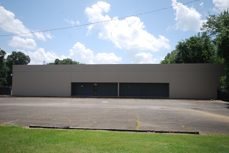 57 Southwide dr, Jackson, TN à louer - Photo principale – Image 1 sur 57