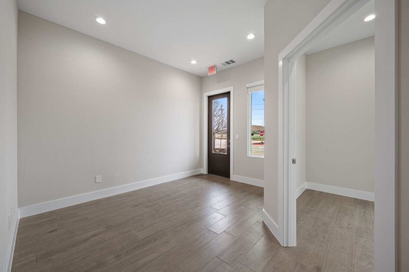 2951 FM 1460, Georgetown, TX 78626 - Lot 801 - - Photo intérieure - Image 2 of 13