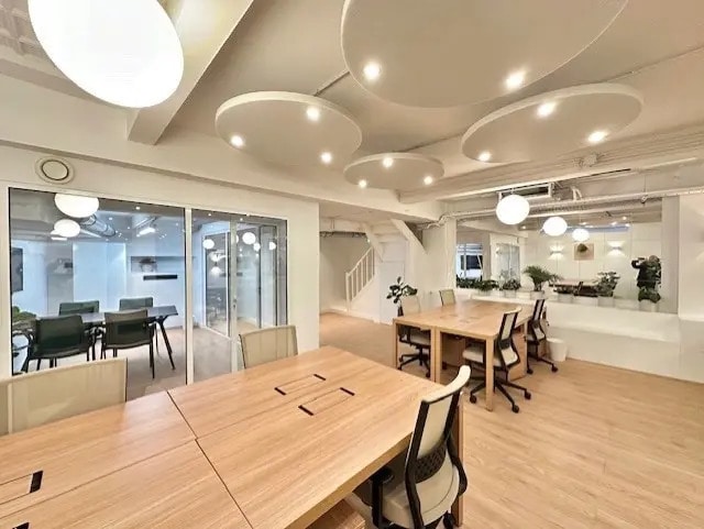 Espace de coworking dans Paris à louer - Photo de l’immeuble – Image 3 sur 8