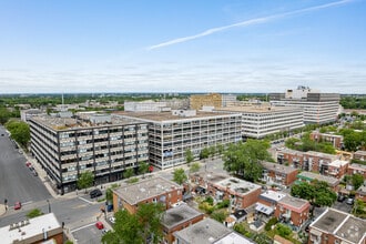 111 Rue Chabanel O, Montréal, QC - VUE AÉRIENNE  vue de carte - Image1