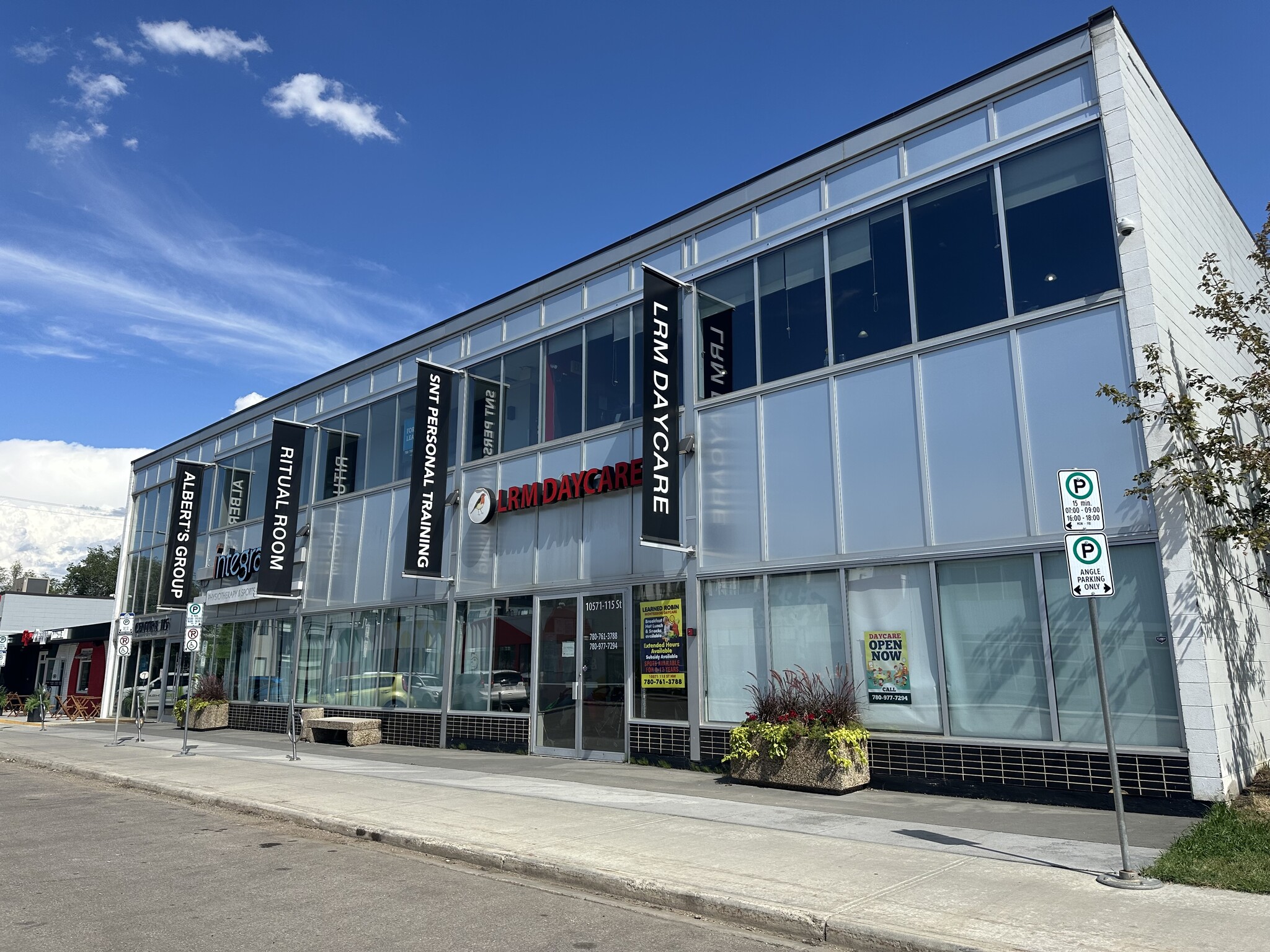 10575-10583 115th St, Edmonton, AB à louer Photo de l’immeuble– Image 1 sur 4