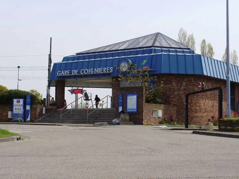 36 Rue Des Osiers, Coignières à louer - Photo de l’immeuble – Image 3 sur 4