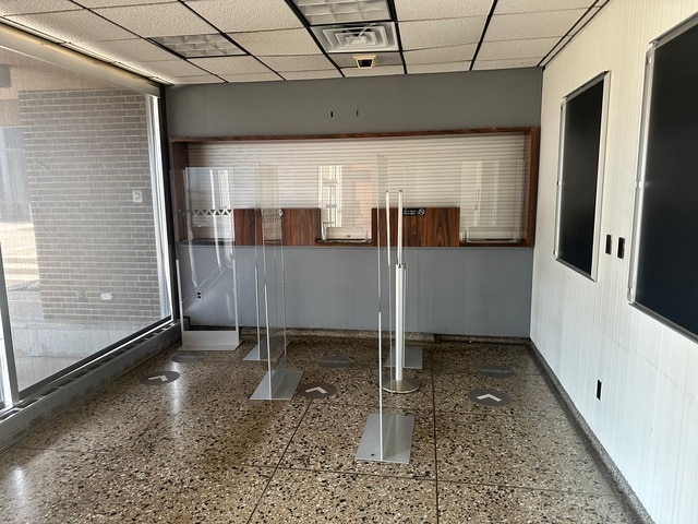 6 Dearborn Sq, Kankakee, IL à vendre - Photo intérieure – Image 2 sur 8