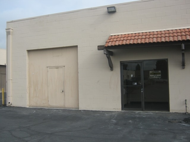 2041 E Gladstone St, Glendora, CA à louer Photo de l’immeuble– Image 1 sur 4