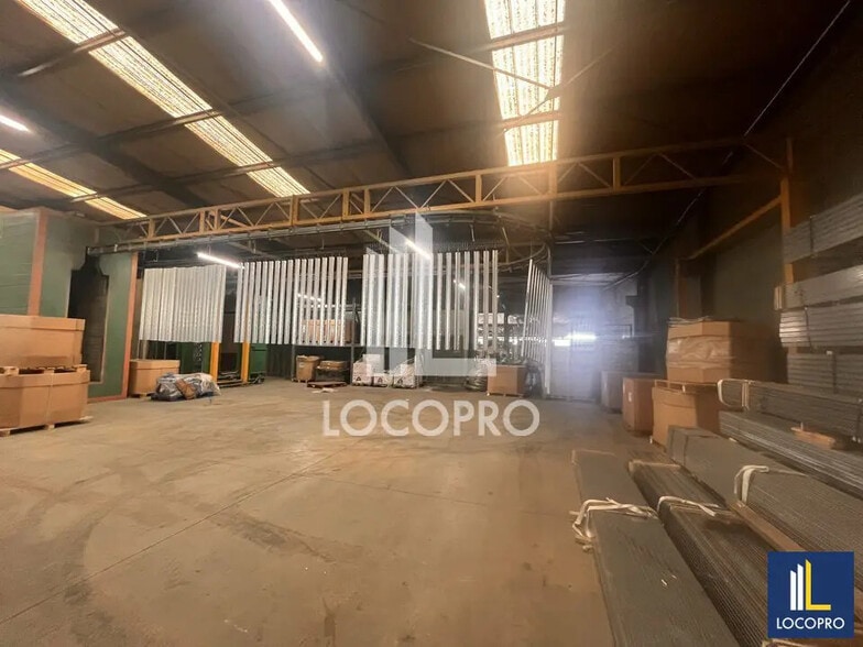 Local d’activités dans Brignoles à louer - Photo intérieure – Image 2 sur 3