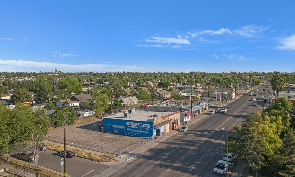 162-170 N Maple Ave, Fresno, CA à vendre - Aérien – Image 3 sur 4