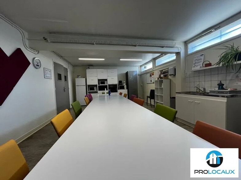 Bureau dans Compiègne à vendre - Photo de l’immeuble – Image 3 sur 12