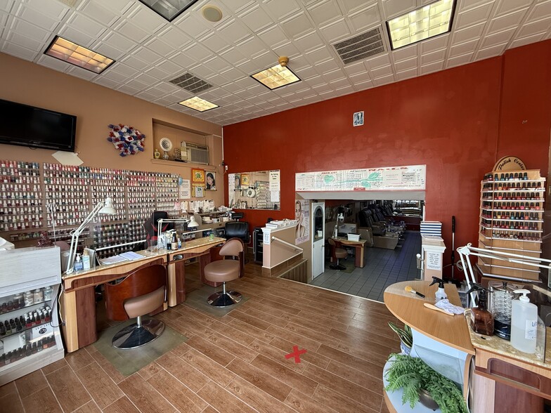 7055 Frankford Ave, Philadelphia, PA à vendre - Photo de l’immeuble – Image 2 sur 6