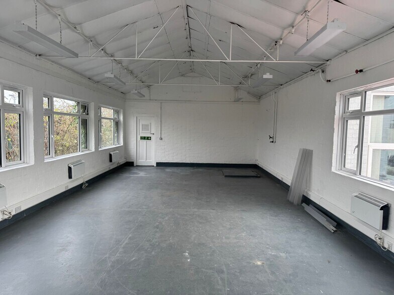 Forest Rd, Ilford à louer - Photo de l’immeuble – Image 2 sur 3