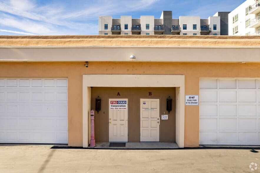 6603 Independence Ave, Canoga Park, CA à louer - Photo de l’immeuble – Image 3 sur 5
