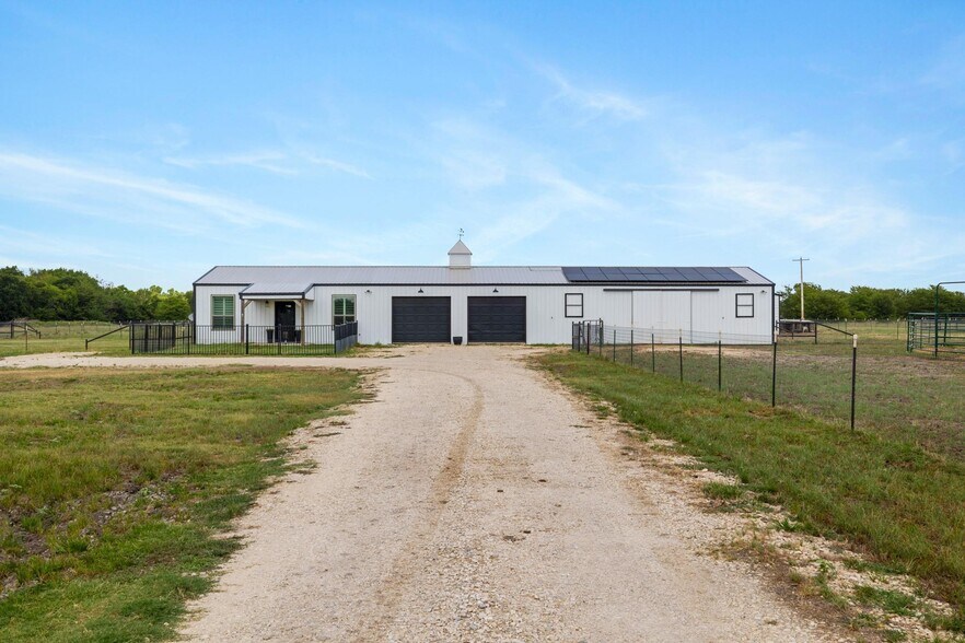 1195 Buck Creek Rd, Tioga, TX à vendre - Photo de l’immeuble – Image 2 sur 33
