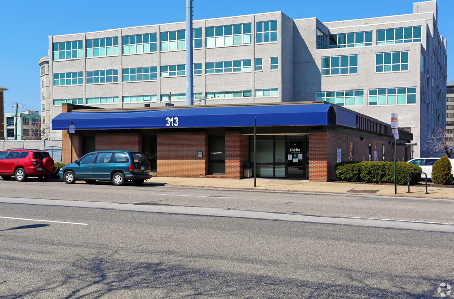 309-315 Callowhill St, Philadelphia, PA à louer - Photo de l’immeuble – Image 1 sur 2