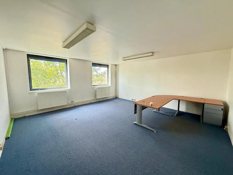 Bureau dans Évry-Courcouronnes à louer - Photo intérieure – Image 1 sur 2